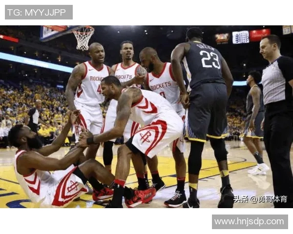 勇士与火箭激战三月二十九场面火爆球迷热情高涨